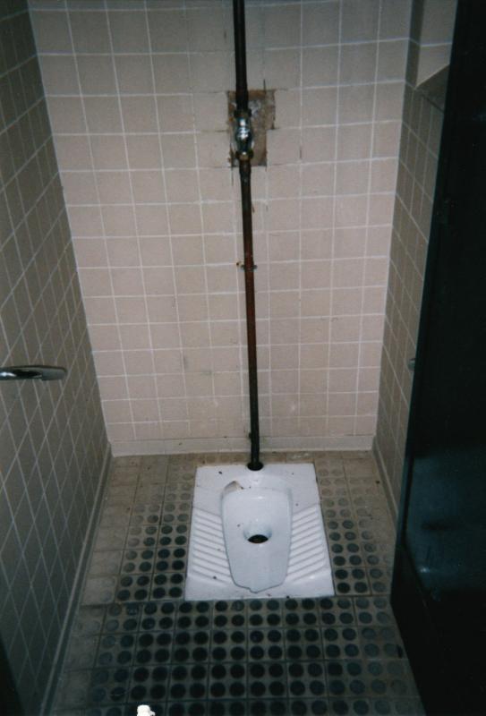 unbekannte-toilette_06_2